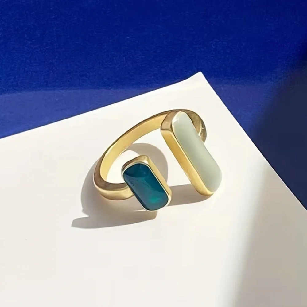 NEW Elegant Gold and Blue Stone Adjustable Ring. Trendy Ring